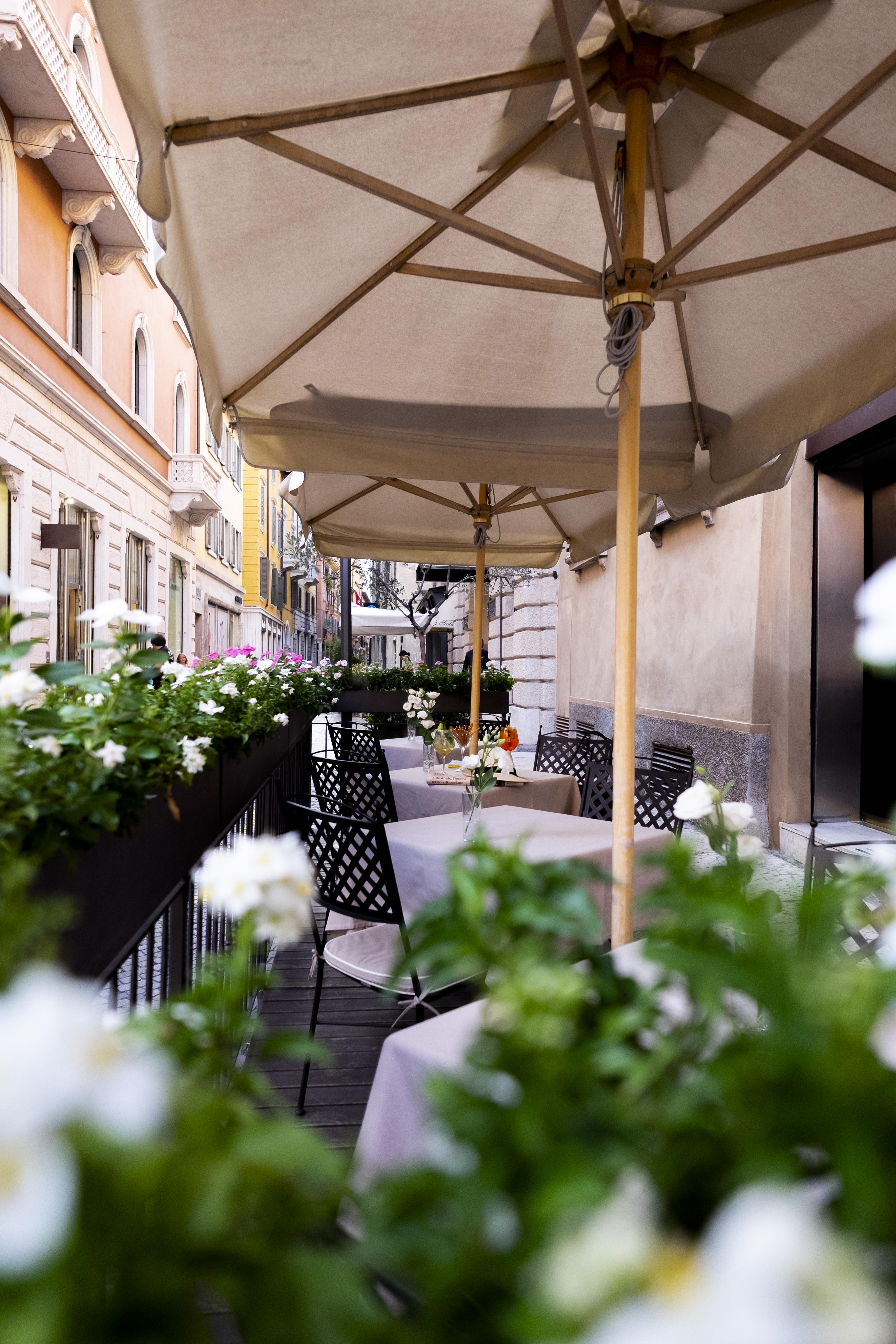 Hotel Accademia Verona Bagian luar foto
